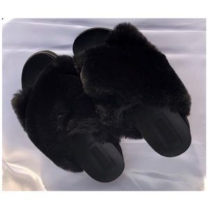 Furry Cross Band Platform Slides 🖤